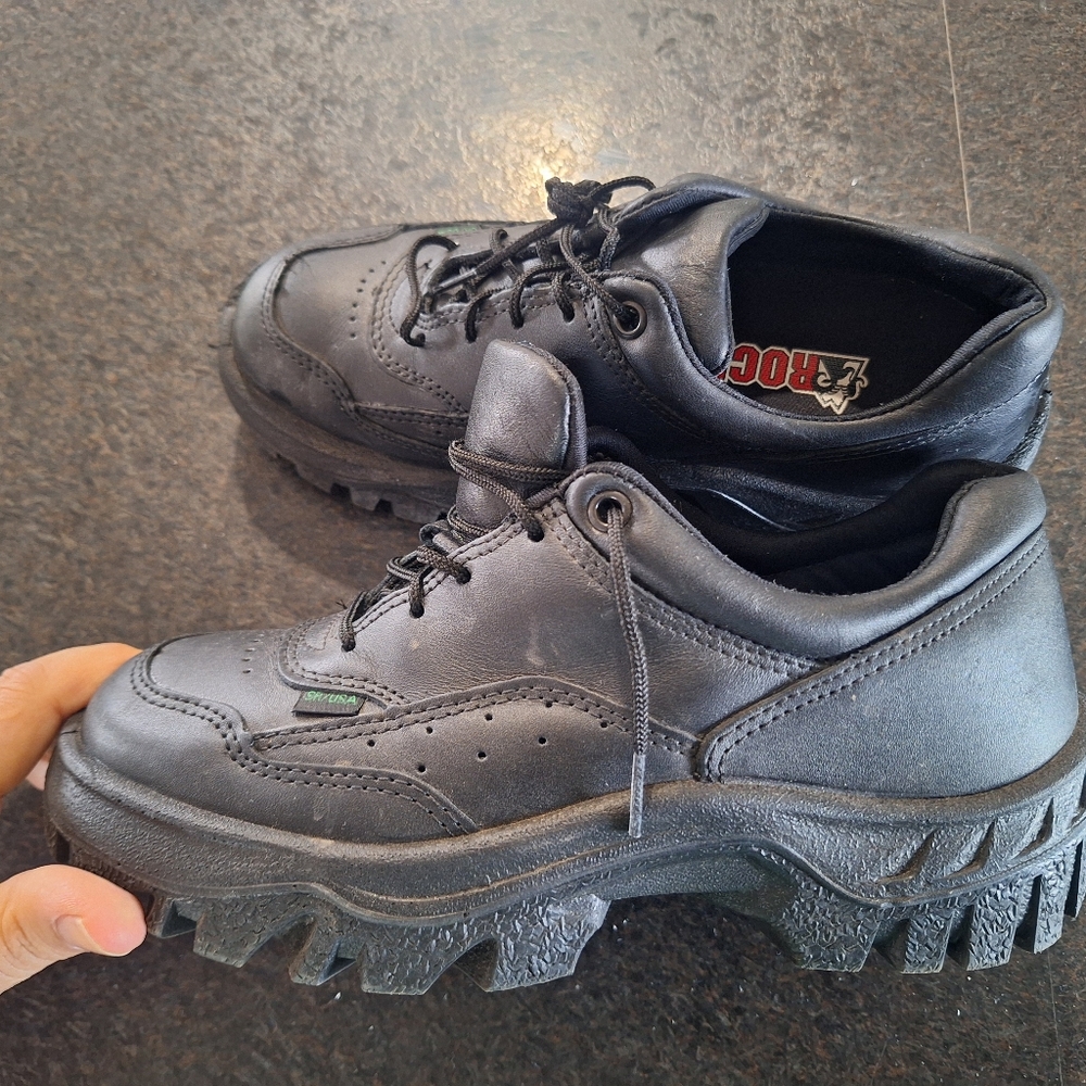 Womens Rocky Hiking Shoes, size 7